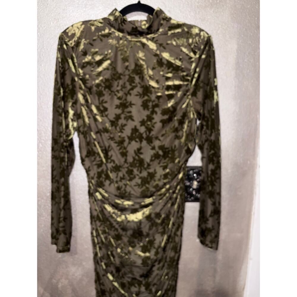 Belle Badgley Mischka Kendall Olive Velvet Burnout Ruched Midi Dress NWT Size 10 - Picture 4 of 9